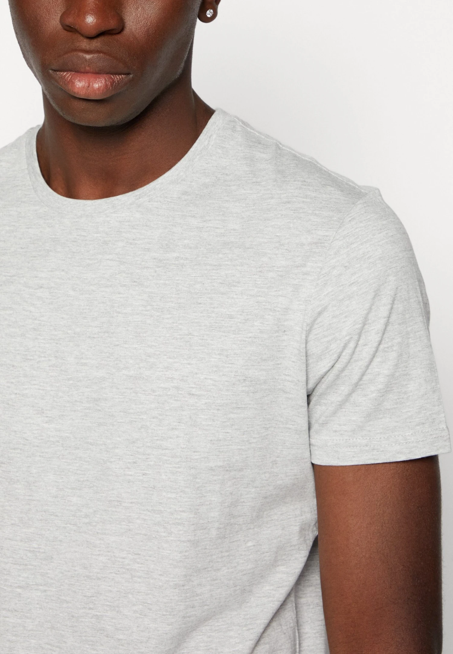 Pier One Unisex 5 Pack - T-Shirt Basique - Black /Dark Blue/Dark Green 11 Pier One Unisex 5 Pack - T-Shirt Basique - Black /Dark Blue/Dark Green – Image 9