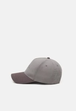 Pier One Unisex - Casquette - Grey/Dark Grey -Vêtements Offres 0d1514bf2f2b41f7b07e0906b1d9b71f