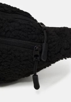 Pier One Unisex - Sac Banane - Black -Vêtements Offres 1359e1e4577d4f99aa4271e5fdf8ee11