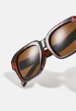 Pier One Unisex - Lunettes De Soleil - Black -Vêtements Offres 1805d51941d84c3b9cd65a361bd6f258