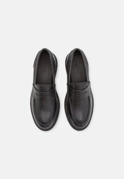 Pier One Leather - Mocassins - Black -Vêtements Offres 1847fa460254402793a80b45cf150bf9
