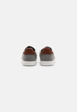 Pier One Unisex - Mocassins - Dark Grey -Vêtements Offres 1a4cf2d9897d4c98b0ddac911d5c994e