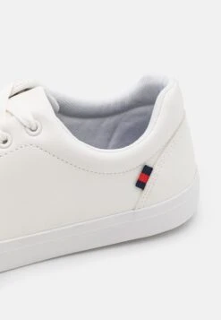 Pier One Unisex - Baskets Basses - White 13 Pier One Unisex - Baskets Basses - White -Vêtements Offres 1e08045fec014ab382da64da74b462a7