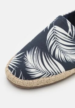 Pier One Unisex - Espadrilles - Dark Blue 13 Pier One Unisex - Espadrilles - Dark Blue -Vêtements Offres 2434d4031c89494b93e7b492169b9010