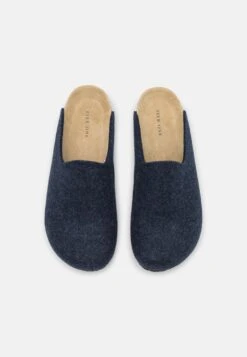 Pier One Unisex - Chaussons - Dark Blue 11 Pier One Unisex - Chaussons - Dark Blue -Vêtements Offres 338c05030330471d8a91e257e1564476