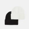 Pier One Unisex 2 Pack - Bonnet - Black/White 2 Pier One Unisex 2 Pack - Bonnet - Black/White -Vêtements Offres 3438c06e1017443697708f8ef05e8da1