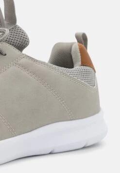 Pier One Baskets Basses - Light Grey -Vêtements Offres 352a51dd935a42d4b948d56413b28ca7