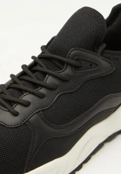 Pier One Unisex - Baskets Basses - Black/White -Vêtements Offres 383be7e17d7b4e6fb1f7aa6c378ae4ea