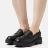 Pier One Leather - Mocassins - Black 1 Pier One Leather - Mocassins - Black -Vêtements Offres 5f1c8cbb76034236bdabca274b274149