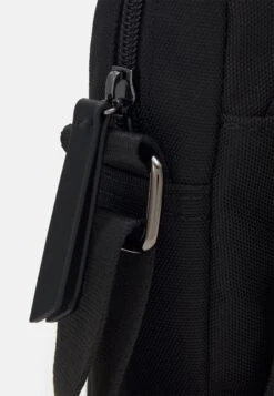 Pier One Unisex - Sac Bandoulière - Black 9 Pier One Unisex - Sac Bandoulière - Black -Vêtements Offres 6015a635267a4538aeda73eaf2b65393