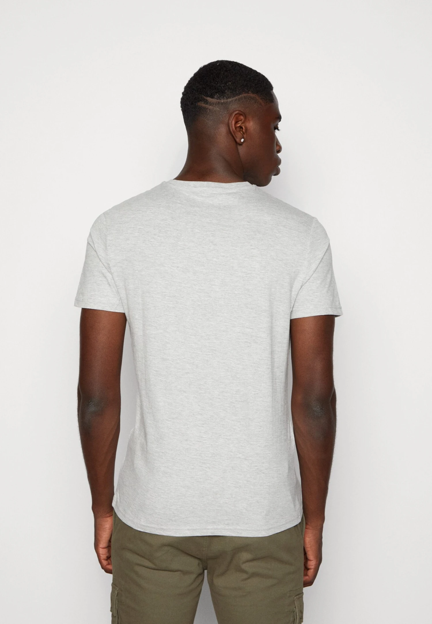 Pier One Unisex 5 Pack - T-Shirt Basique - Black /Dark Blue/Dark Green 5 Pier One Unisex 5 Pack - T-Shirt Basique - Black /Dark Blue/Dark Green – Image 3