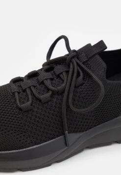 Pier One Unisex - Baskets Basses - Black -Vêtements Offres 65995386a3d84cd3a2106406efd96c10