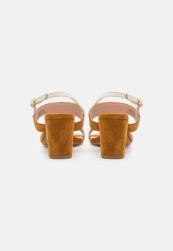 Pier One Leather - Sandales - White/Cognac -Vêtements Offres 6b4326b012e145768f09017888178cd1
