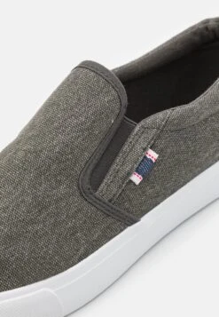 Pier One Unisex - Baskets Basses - Grey 13 Pier One Unisex - Baskets Basses - Grey -Vêtements Offres 8a4965b673914b6e847d91199f0f296d