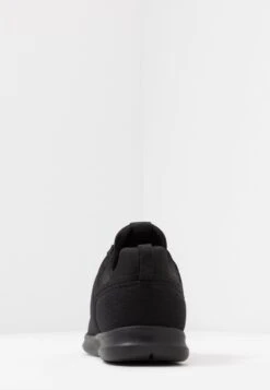 Pier One Baskets Basses - Black -Vêtements Offres 8c04451f4e72418c90d848f6c7b77d6d