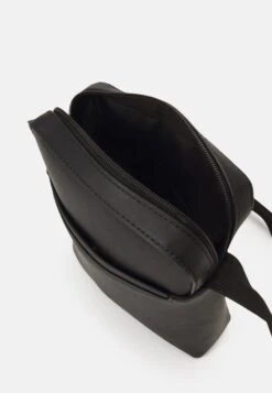 Pier One Sac Bandoulière - Black 9 Pier One Sac Bandoulière - Black -Vêtements Offres 8fa71f28a06d49cc87901cdc65bc9dd8