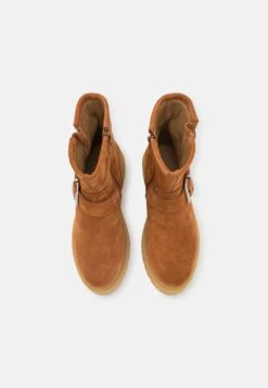 Pier One Leather - Santiags - Cognac 13 Pier One Leather - Santiags - Cognac -Vêtements Offres 989fc67a2fac4f0ea7646bc4d30dab98