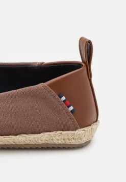 Pier One Unisex - Espadrilles - Brown -Vêtements Offres 9a52ce945a2849ed8945c8f267c0bb52
