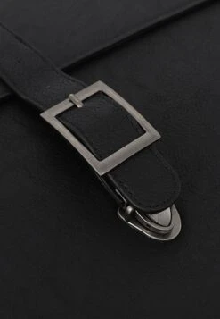 Pier One Mallette - 802 - Black -Vêtements Offres a0daf5dc2db74fed92af0c067fd475b3