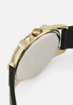 Pier One Unisex - Montre - Black -Vêtements Offres c0a79f302a954fbd9f81b60c37bdd0de