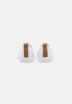 Pier One Unisex - Mocassins - White -Vêtements Offres d0dcb07e7bd24443a1df824091ece39a