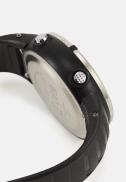 Pier One Montre À Affichage Digital - Black -Vêtements Offres dfcadef68cfc4a609a0016c90bfeab73