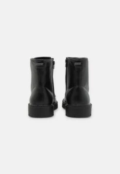 Pier One Unisex - Bottines À Lacets - Black -Vêtements Offres e135b9b0b5554e6dae3cb48e39256b12