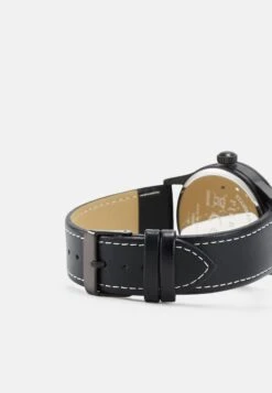 Pier One Unisex - Montre - Black 7 Pier One Unisex - Montre - Black -Vêtements Offres e9494c10735946fe976c5f39b2aba9d4