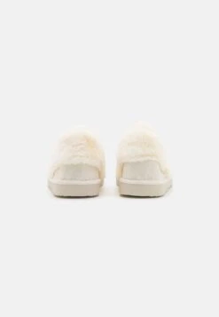 Pier One Chaussons - White -Vêtements Offres e95c473c042849e39cad888ba96babb2